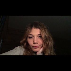 Meet your Posher, Alexis